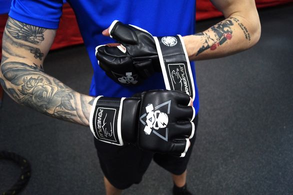 Перчатки для MMA PowerPlay 3056 А черно-белые L